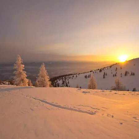 With Mountain View Sattendorf